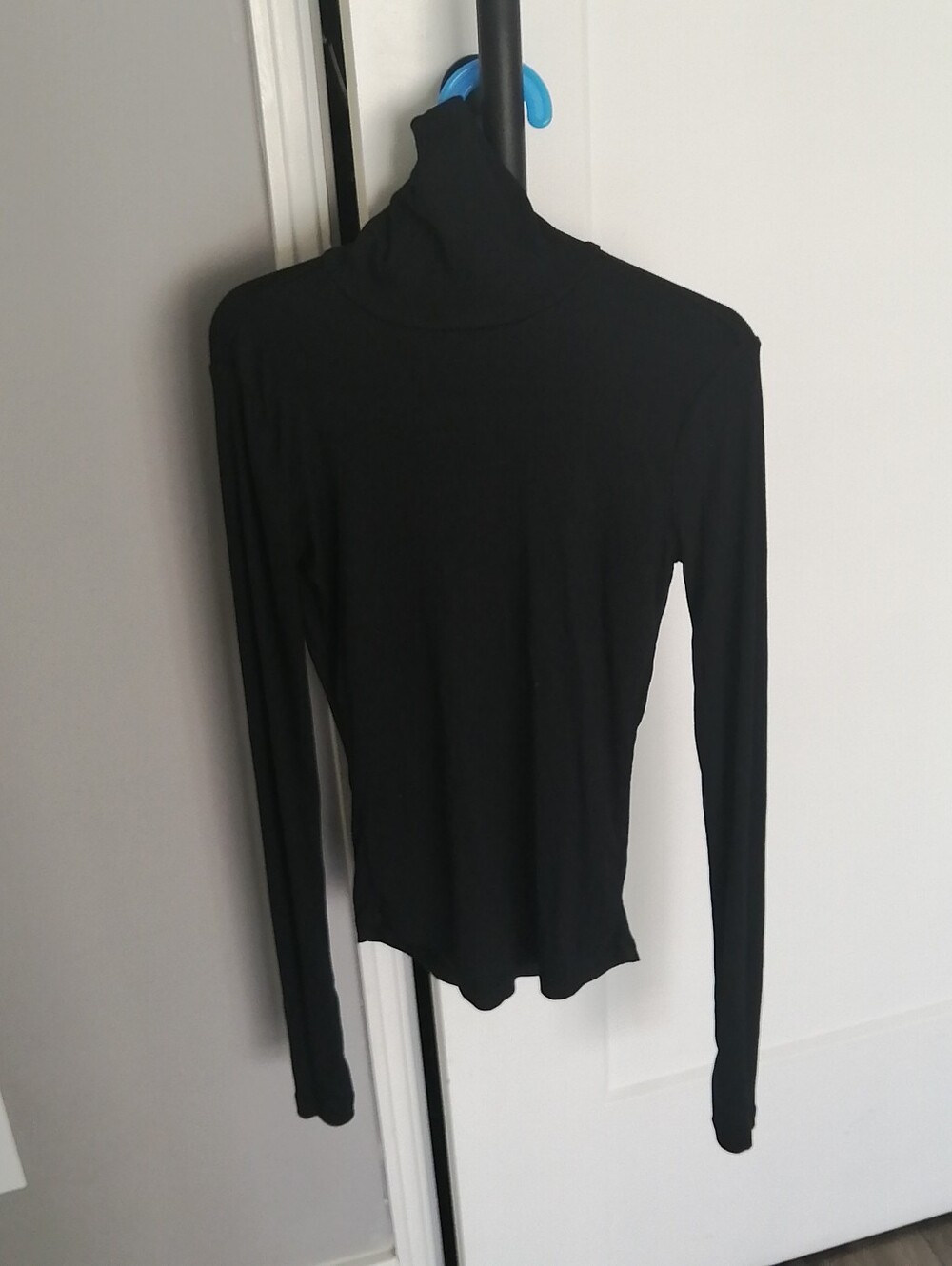 🍓Aritzia Sunday Best stretch turtleneck XXS Blackest Black